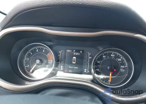 2017 Jeep Cherokee Latitude 4X4 from USA, damaged, VIN 1C4PJMCS3HW601041